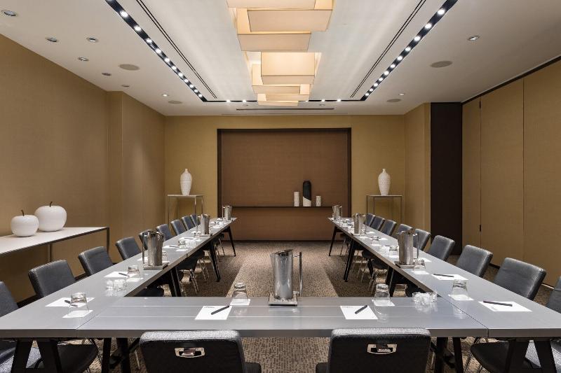 W Times Square - Toplantı
