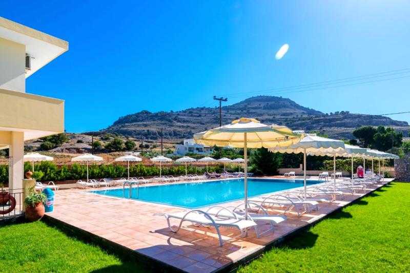 Sunshine Hotel Lardos - Havuz