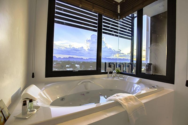 Natee The Riverfront Hotel Kanchanaburi - Aktivite