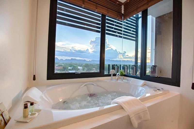Natee The Riverfront Hotel Kanchanaburi - Genel