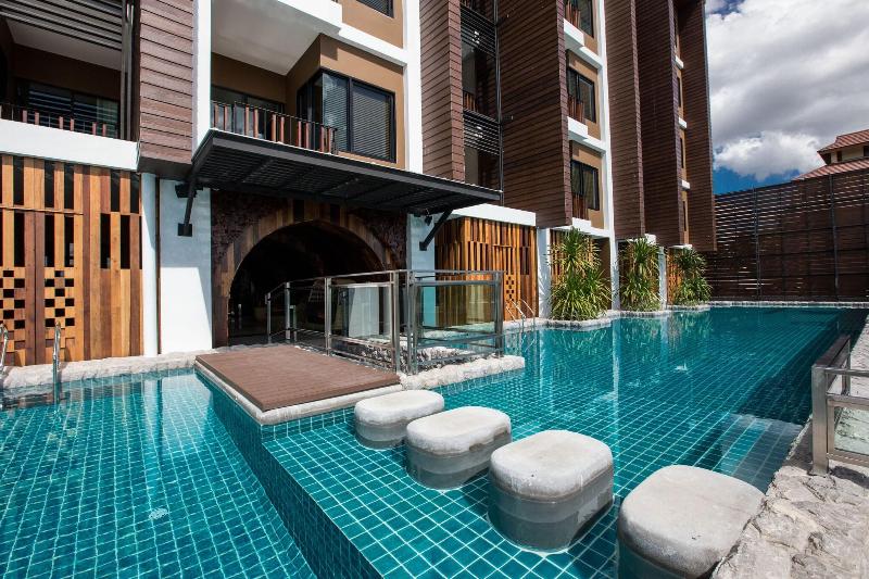Natee The Riverfront Hotel Kanchanaburi - Havuz