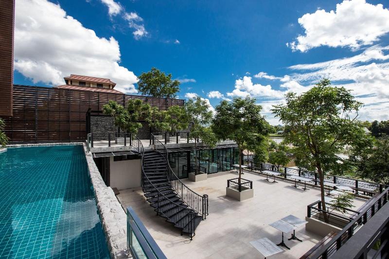 Natee The Riverfront Hotel Kanchanaburi - Havuz