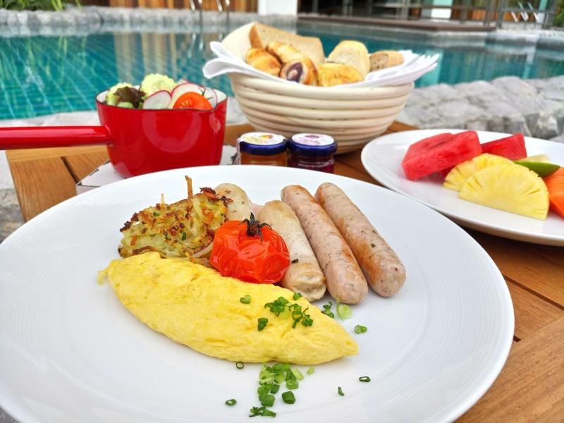 Natee The Riverfront Hotel Kanchanaburi - Restoran