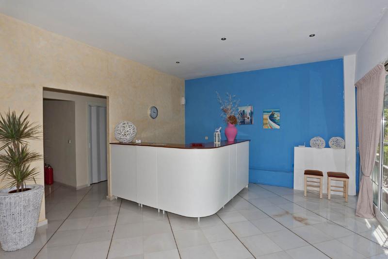 Rastoni Hotel - Lobi