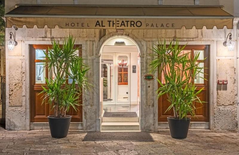 Al Theatro Palace - Genel