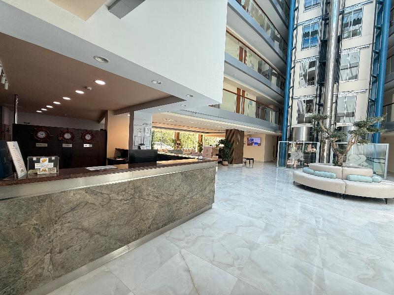 Hotel Marina Palace Affiliated by Melia - Lobi
