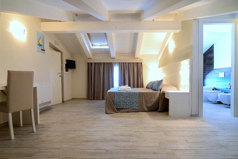 Sentido Michelizia Tropea - Oda