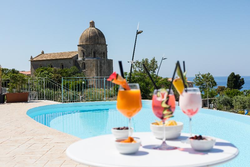 Sentido Michelizia Tropea - Havuz