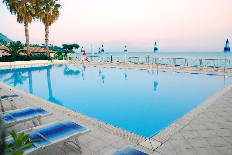 Villaggio Baia D'Ercole - Havuz