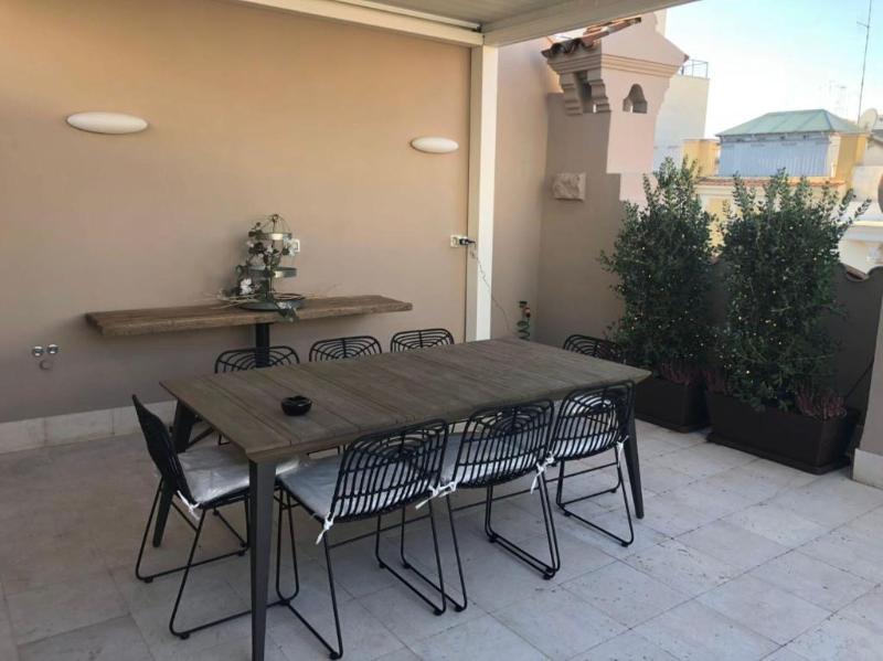 200 Rooms & Terrace - Genel