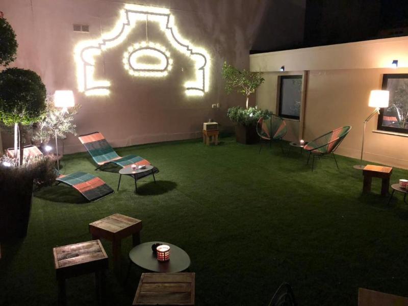 200 Rooms & Terrace - Genel