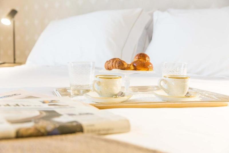 200 Rooms & Terrace - Genel