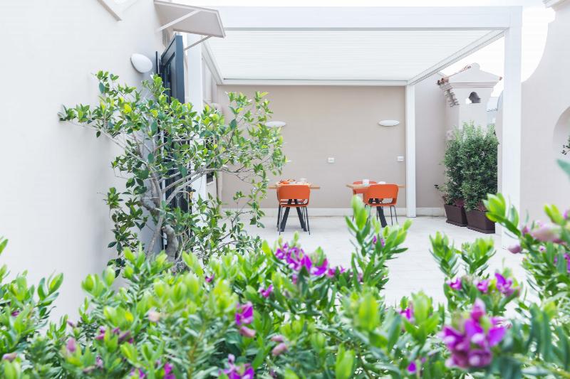 200 Rooms & Terrace - Teras