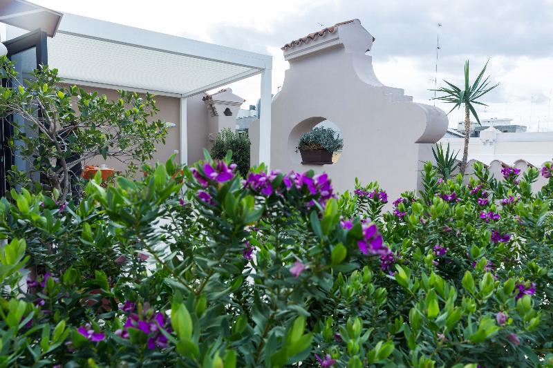 200 Rooms & Terrace - Teras