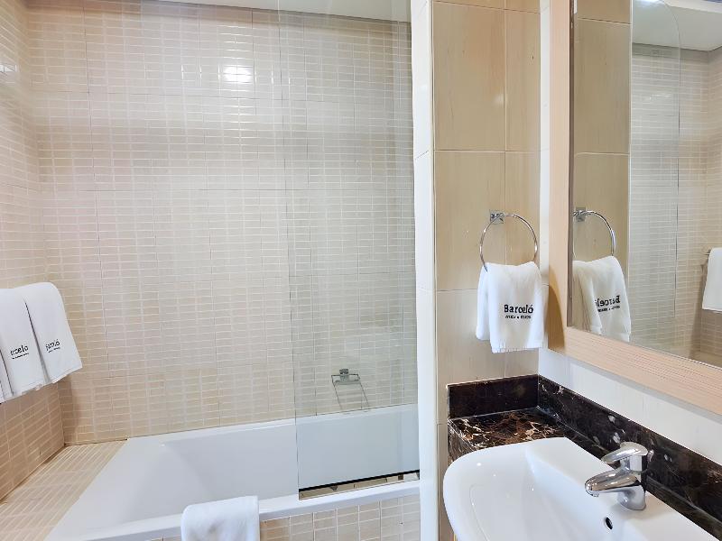 Barceló Residences Dubai Marina - Oda
