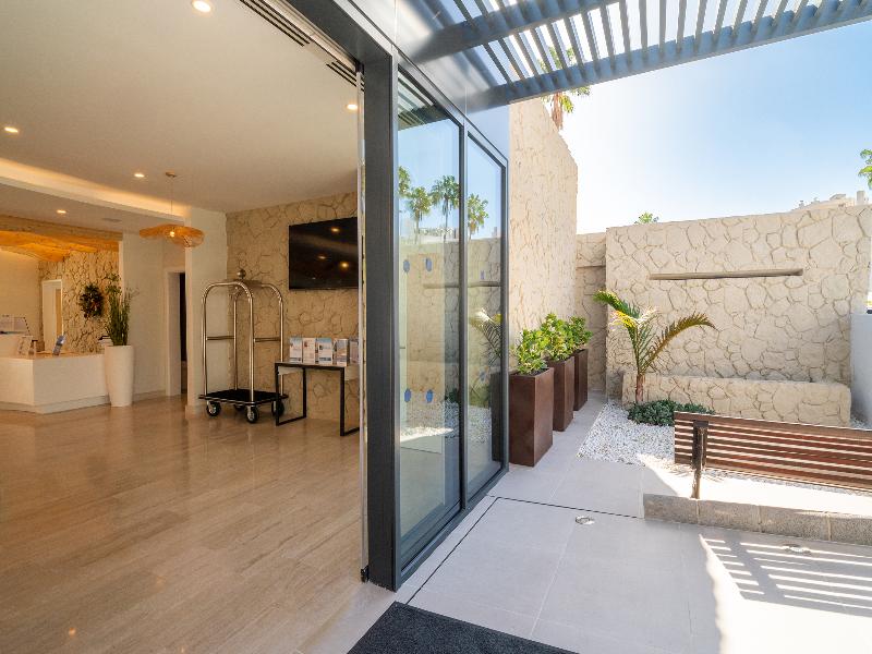 HL Miraflor Suites - Lobi