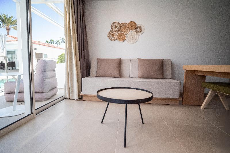 HL Miraflor Suites - Oda
