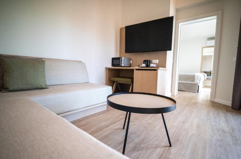 HL Miraflor Suites - Oda