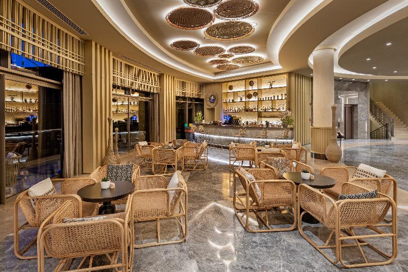 Titanic Luxury Collection Bodrum - Bar