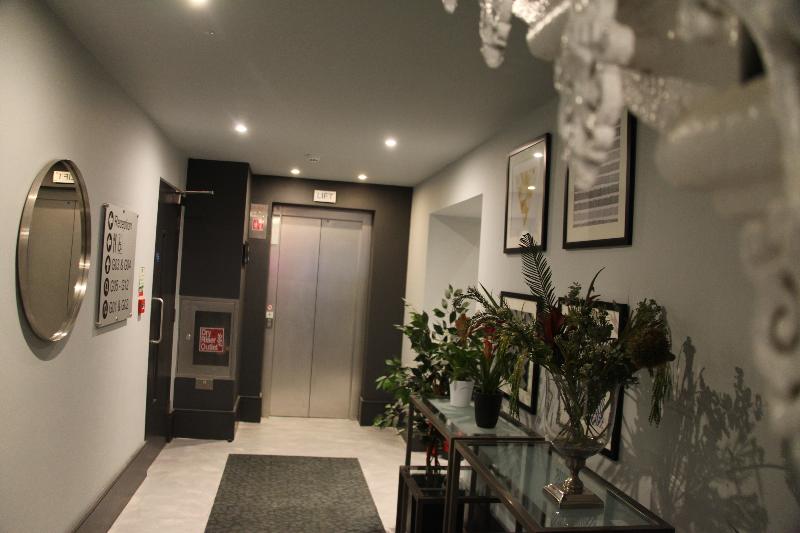 K Hotel - Kensington - Genel