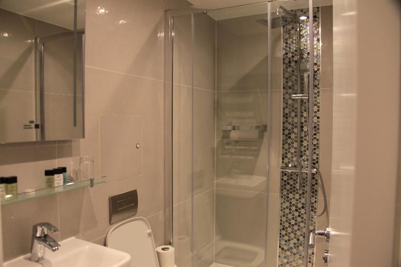 K Hotel - Kensington - Oda