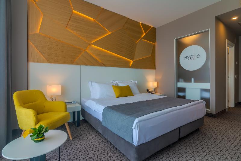 Nyota Hotel & Conference Center - Oda