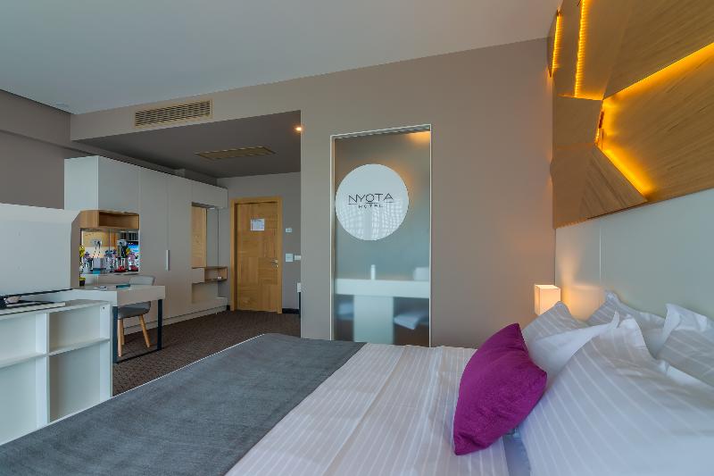 Nyota Hotel & Conference Center - Oda