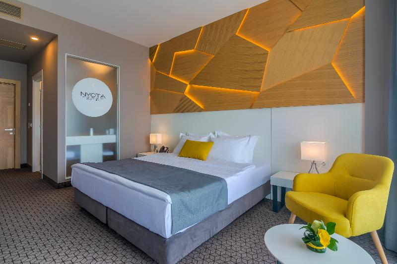 Nyota Hotel & Conference Center - Oda