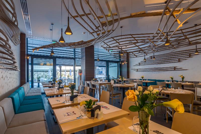 Nyota Hotel & Conference Center - Restoran