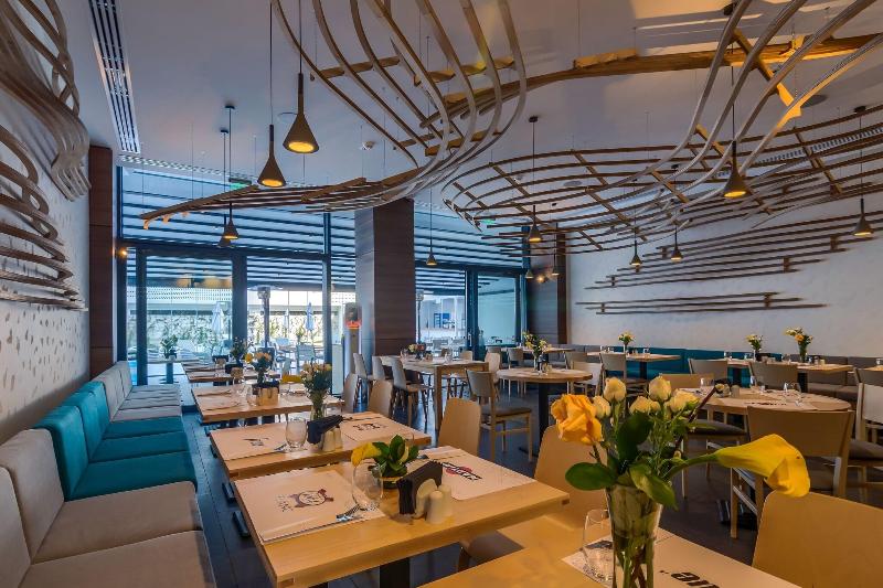 Nyota Hotel & Conference Center - Restoran