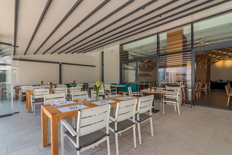 Nyota Hotel & Conference Center - Teras