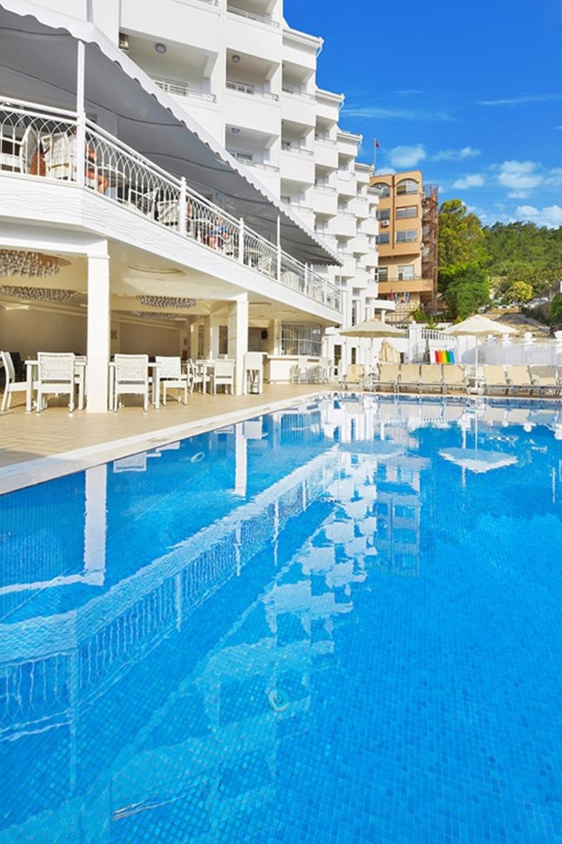 Ideal Piccolo Hotel - Havuz