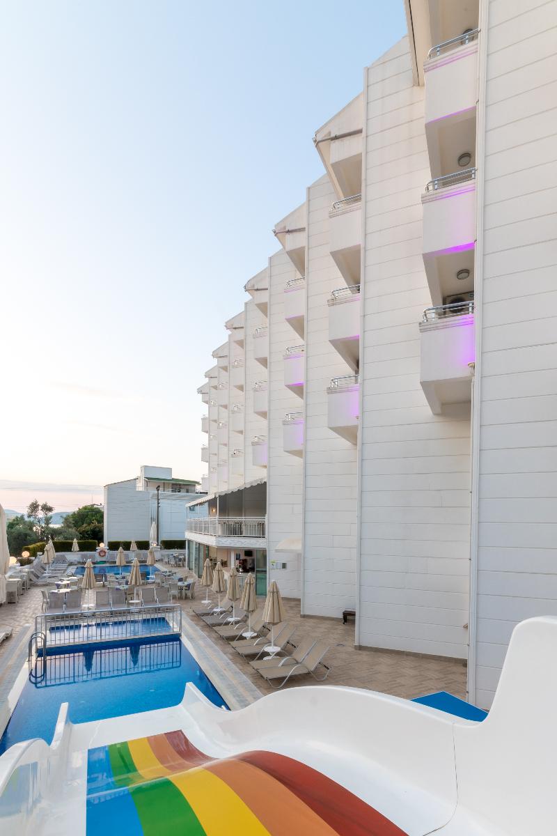 Ideal Piccolo Hotel - Havuz