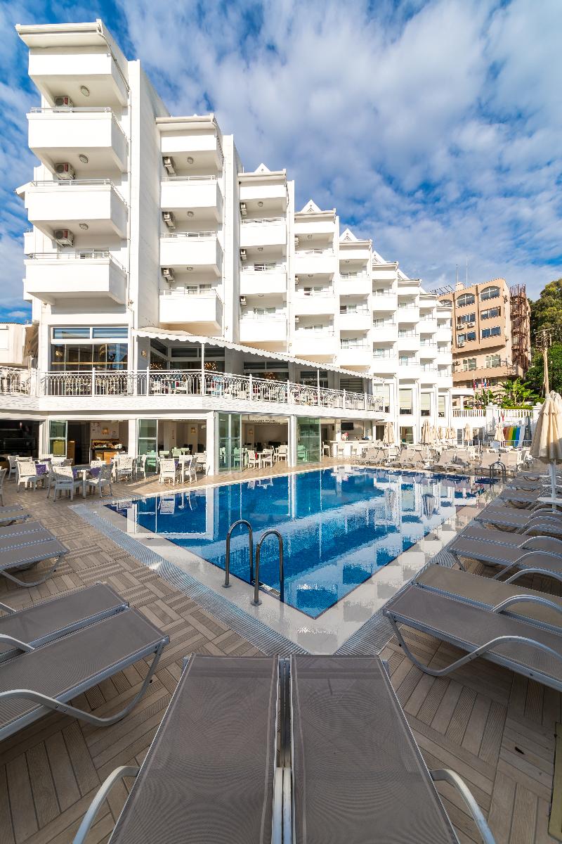 Ideal Piccolo Hotel - Havuz