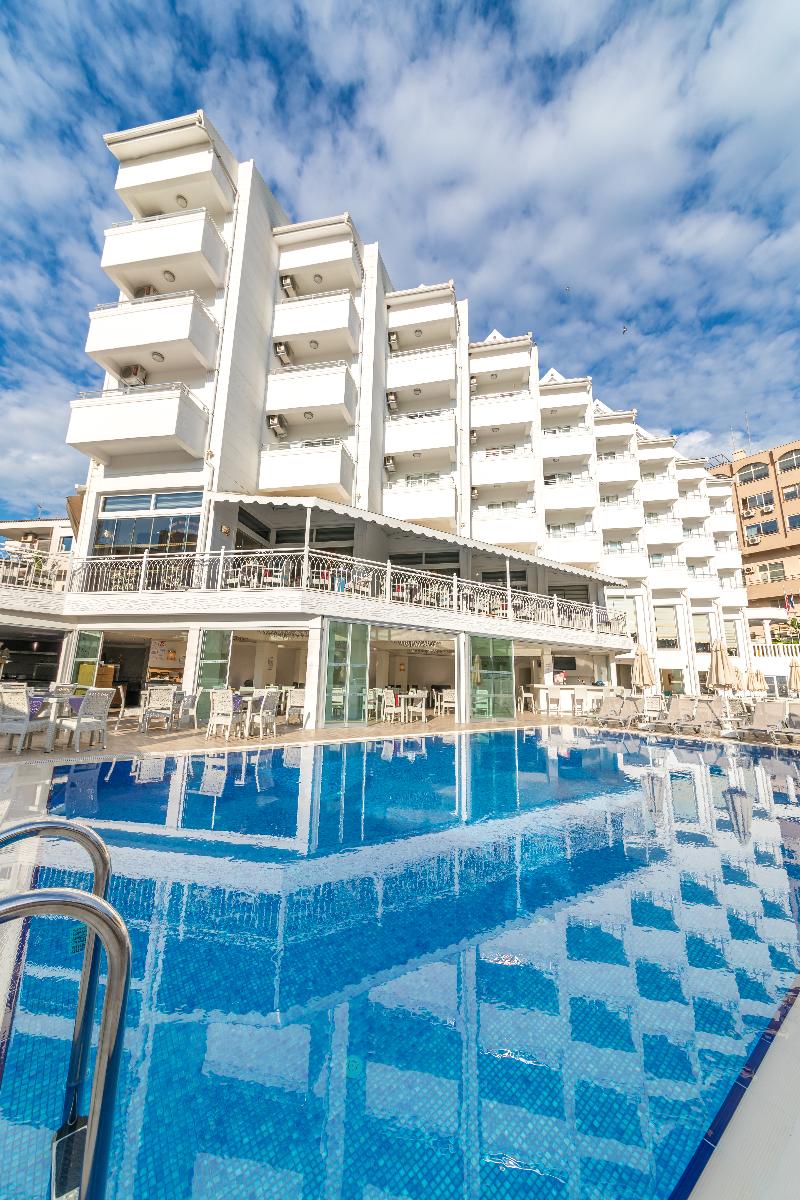 Ideal Piccolo Hotel - Havuz