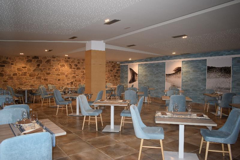 Apartamentos VIDA Mar de Laxe - Restoran