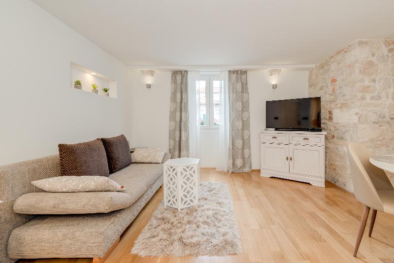 Aurum Templi Suites - Oda
