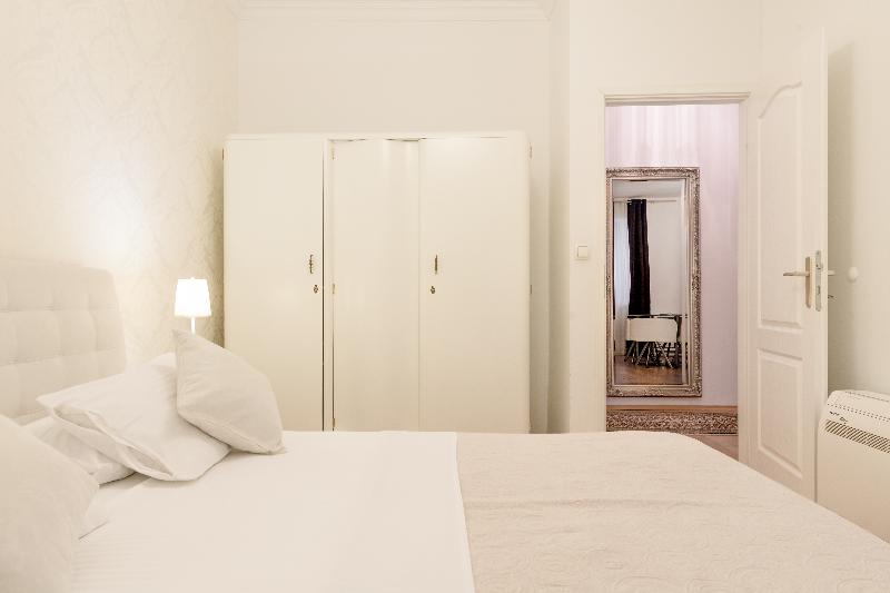 Aurum Templi Suites - Oda