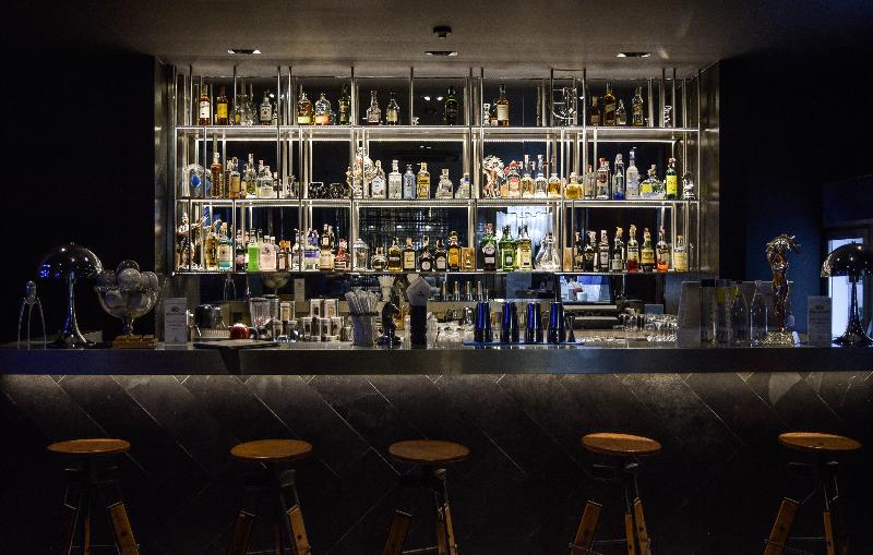 Glam Habitat - Bar