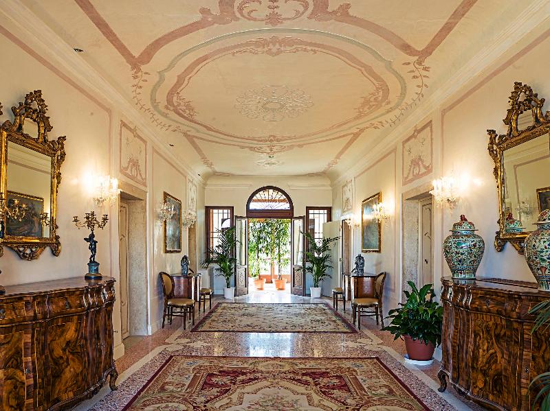Hotel Villa Barbarich - Lobi