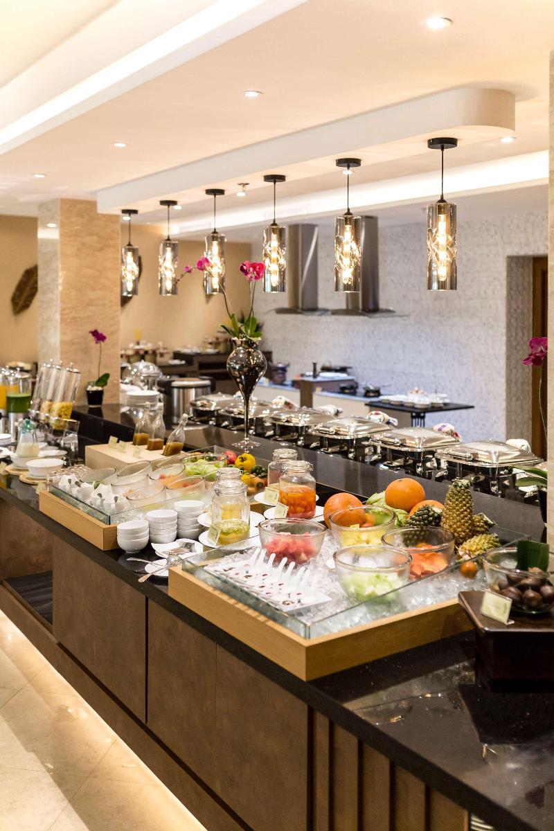 Best World Kindai Hotel - Restoran