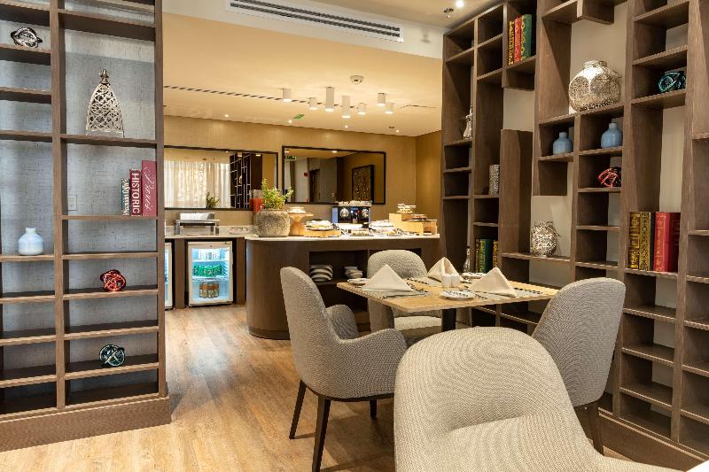 Radisson Blu Hotel, Jeddah Corniche - Bar