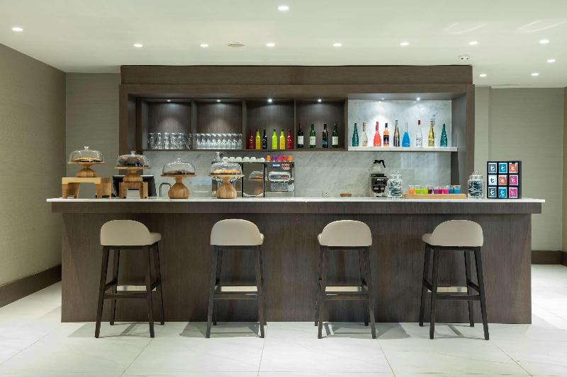 Radisson Blu Hotel, Jeddah Corniche - Bar