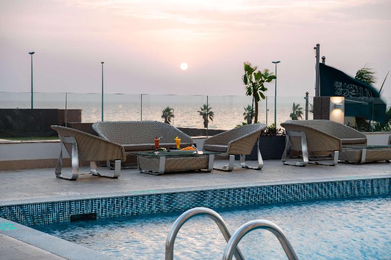 Radisson Blu Hotel, Jeddah Corniche - Havuz