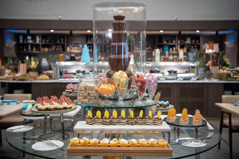 Radisson Blu Hotel, Jeddah Corniche - Restoran