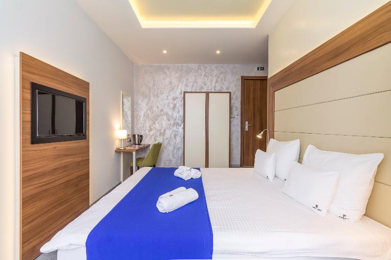 Privilege Suites by Central Park - Oda