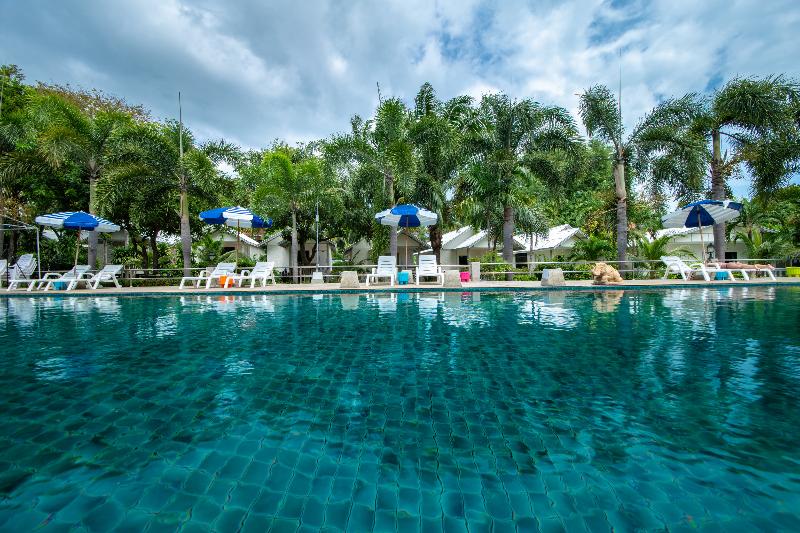 Bay Beach Resort, Koh Samui - Havuz