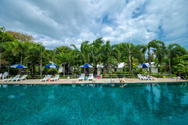 Bay Beach Resort, Koh Samui - Havuz