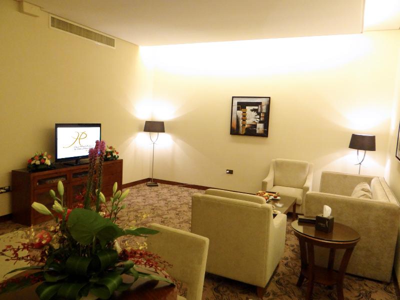 Al Hamra Palace By Warwick - Oda