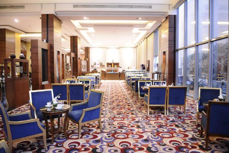 Al Hamra Palace By Warwick - Restoran
